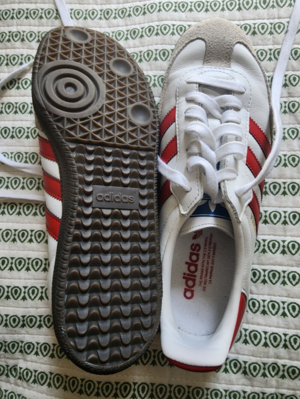 Adidas samba Euro Size 7; US size 8-81/2 Red White